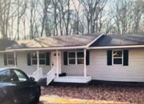 129 Sweeper Smith Rd in Newnan, GA - Building Photo