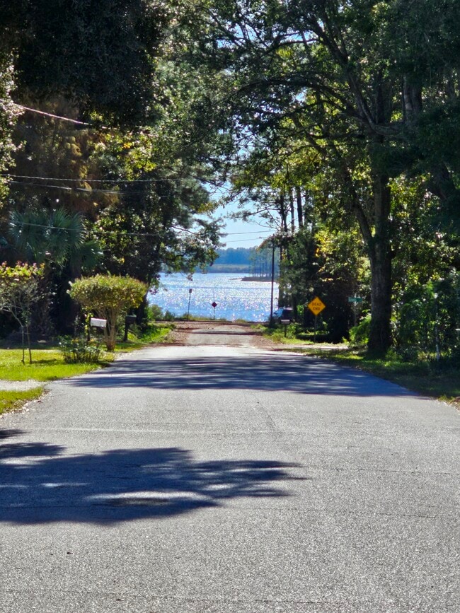 512 Paulding Ave in Pensacola, FL - Foto de edificio - Building Photo