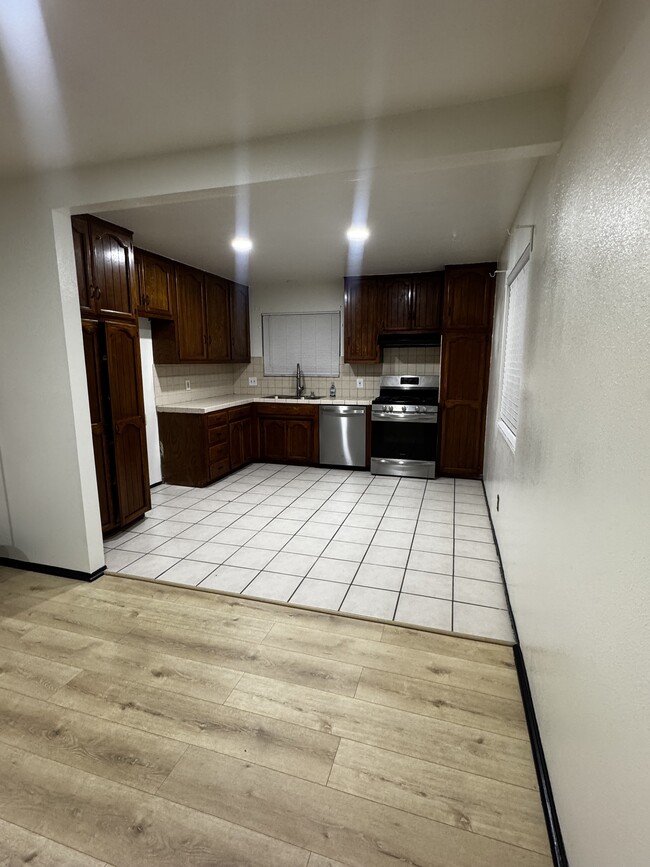 4310 W 170th St, Unit 4310