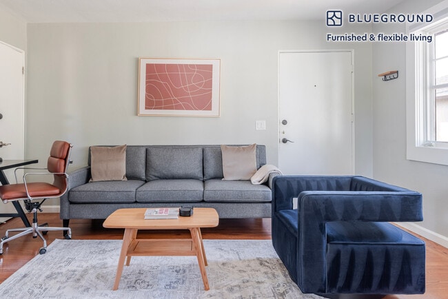 329 Hawthorne Ave in Palo Alto, CA - Foto de edificio - Building Photo