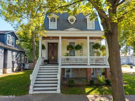 2 Madison Ave in Saratoga Springs, NY - Building Photo