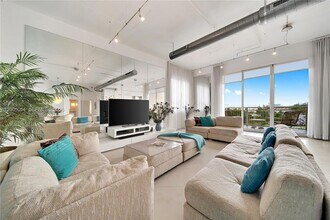 2001 Biscayne Blvd, Unit 2520 in Miami, FL - Building Photo - Building Photo