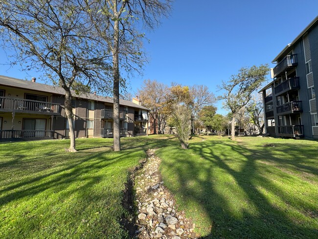 Tramor at Oak Run in Austin, TX - Building Photo - Building Photo