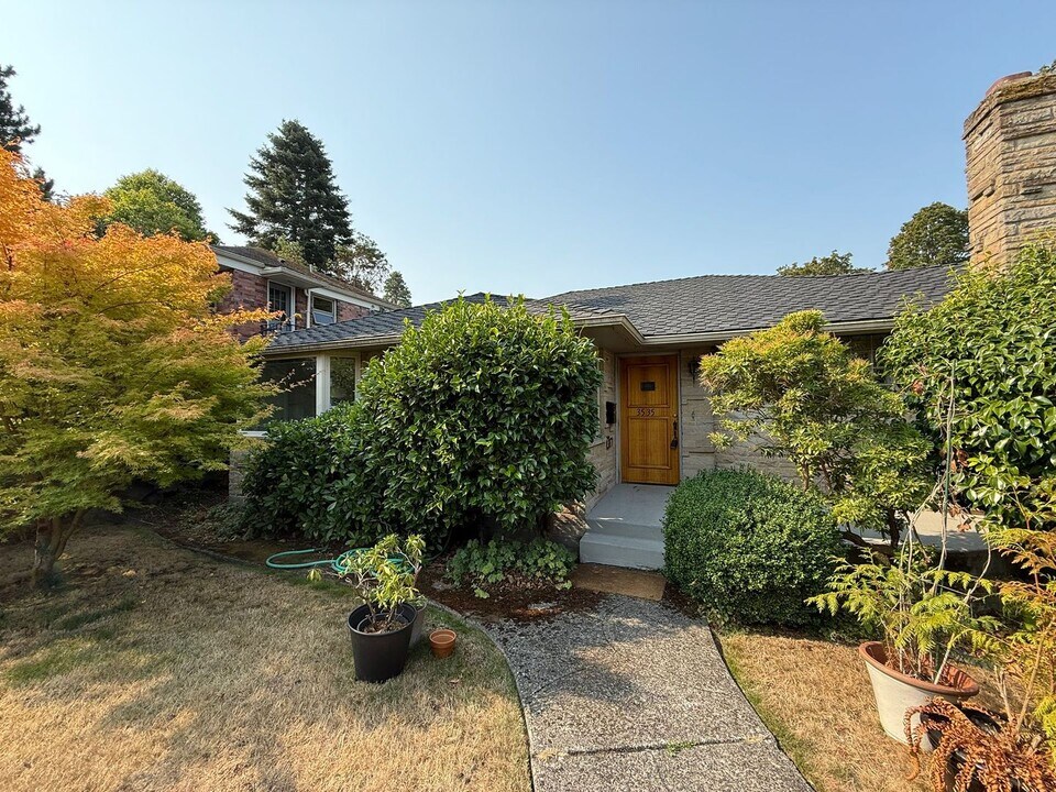 3535 43rd Ave W in Seattle, WA - Building Photo