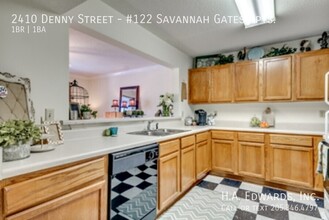 2410 Denny St in Tuscaloosa, AL - Foto de edificio - Building Photo