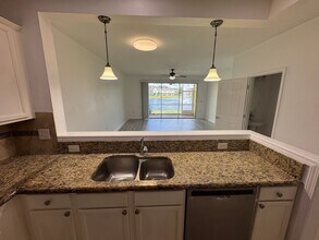 6798 Roundleaf Dr in Jacksonville, FL - Building Photo - Building Photo