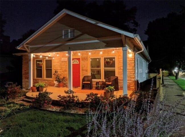 property at 5 Lakeview Dr SE