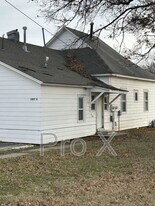1007 E Madison St in Pittsburg, KS - Building Photo