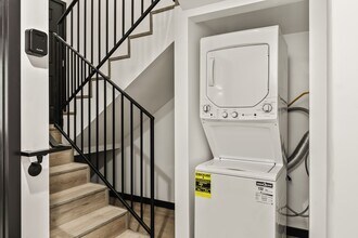 1515 Selby Ave in Los Angeles, CA - Building Photo - Building Photo