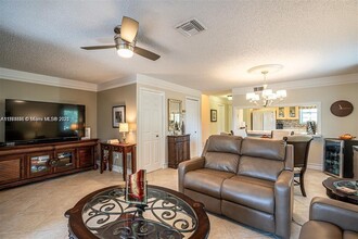 221 Waterside Dr in Hypoluxo, FL - Building Photo - Building Photo