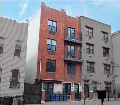 303 Stockholm St in Brooklyn, NY - Building Photo