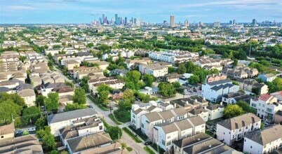 5813 Petty St in Houston, TX - Building Photo - Building Photo
