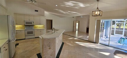 11729 Timberline Cir in Ft. Myers, FL - Building Photo - Building Photo