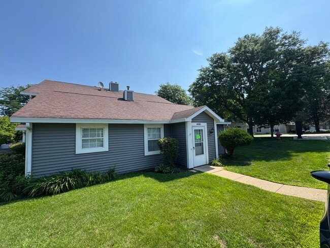 458 N Lake Shore Dr in Palatine, IL - Building Photo - Building Photo