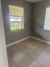 611 S 24th Ave in Hollywood, FL - Building Photo - Building Photo