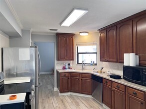 10027 Creekwater Blvd in Orlando, FL - Building Photo - Building Photo