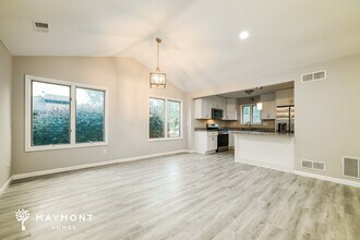 5566 Circlestone Ln in Stone Mountain, GA - Foto de edificio - Building Photo