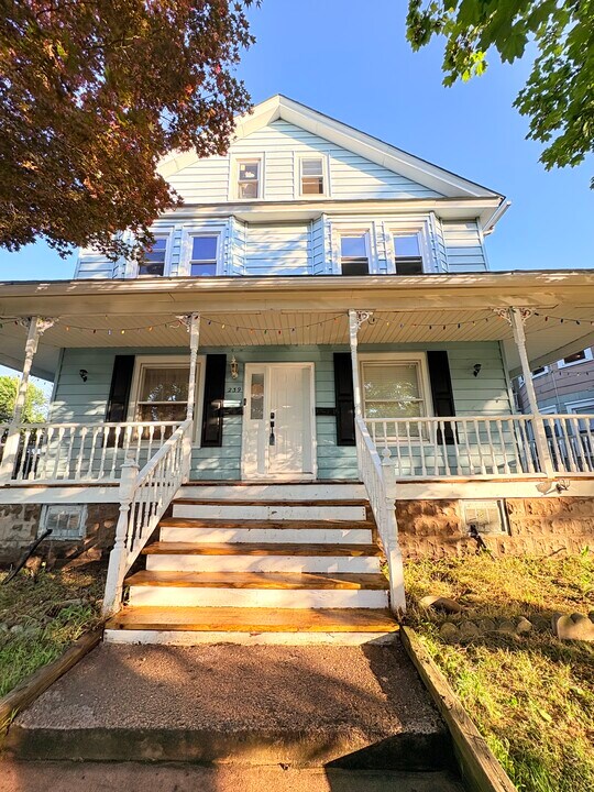 239 E Church St, Unit Unit A in Nanticoke, PA - Building Photo