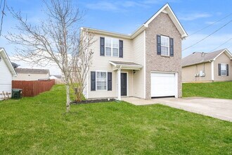 1145 Phelissa Dr in La Vergne, TN - Foto de edificio - Building Photo