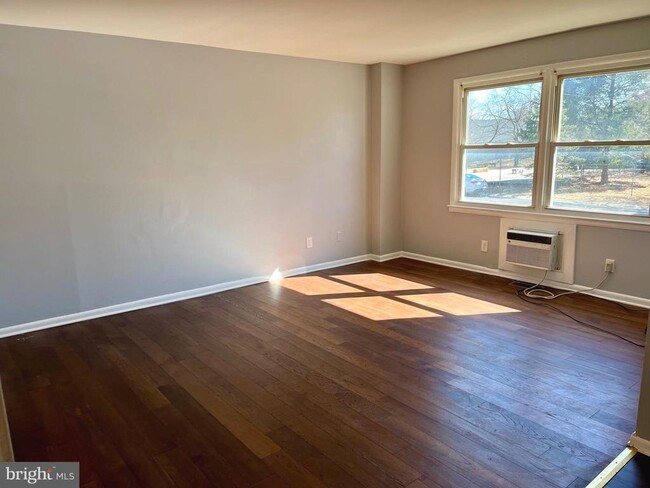 1629 Bonwood Rd in Wilmington, DE - Foto de edificio - Building Photo