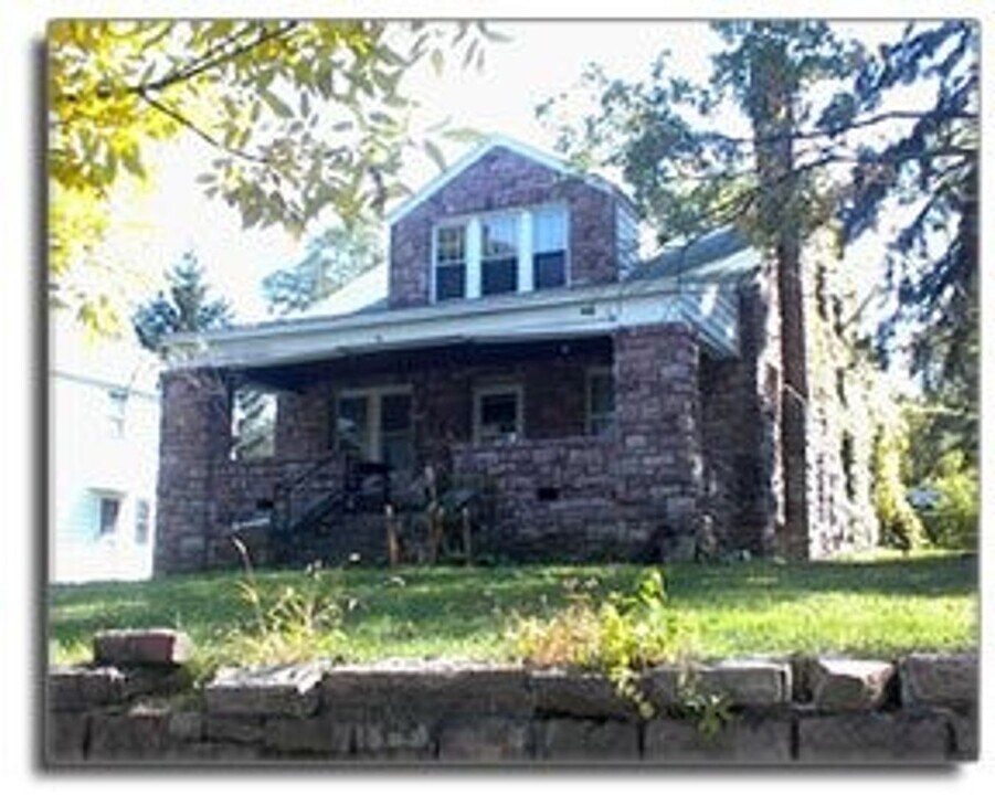428 W Nittany Ave in State College, PA - Building Photo