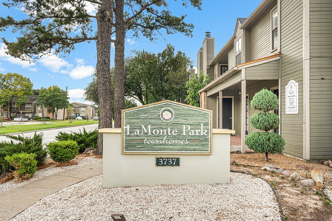 LaMonte Park Townhomes Photo