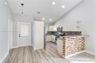38 Tara Lakes Dr E in Boynton Beach, FL - Building Photo - Building Photo
