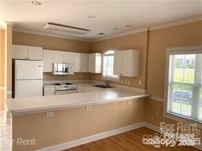 9321 Meadow Vista Rd in Charlotte, NC - Building Photo - Building Photo