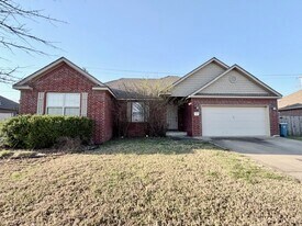 2903 SW Tanglewood Ave in Bentonville, AR - Building Photo