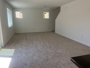 10070 Sling Wy in Sacramento, CA - Building Photo - Building Photo