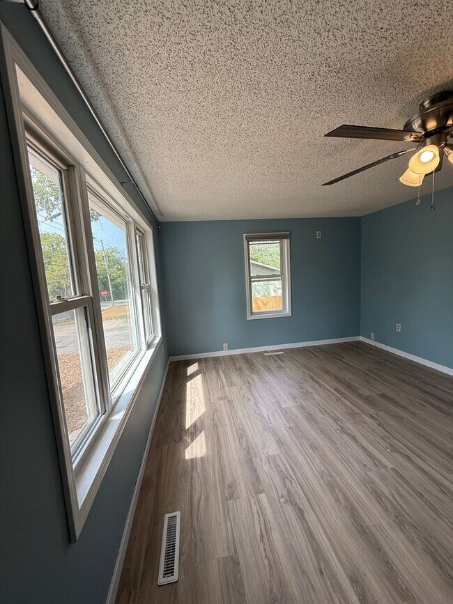 113 Rea St in Hollister, MO - Building Photo - Building Photo