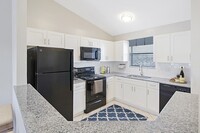 Lilac Village Boca Raton Apartments in Boca Raton, FL - Building Photo - Building Photo