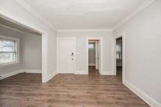 2174 W 103rd St in Cleveland, OH - Foto de edificio - Building Photo