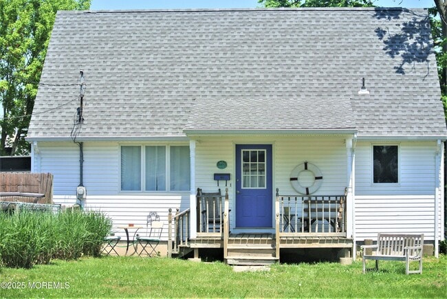 property at 516.5 15th Ave