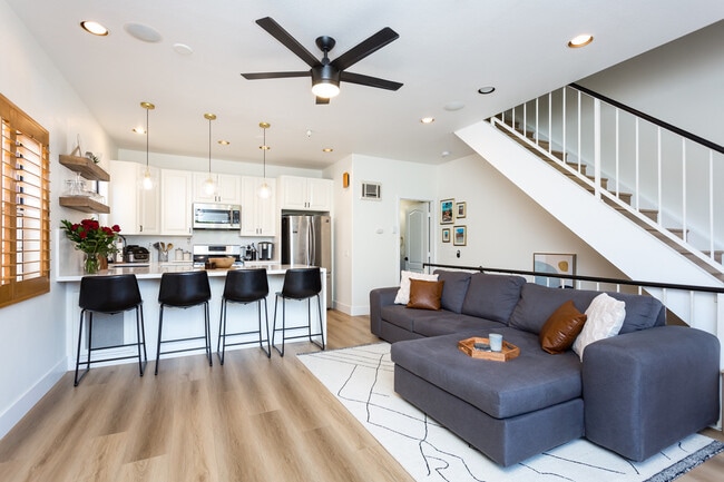 property at 919 W Lewis St