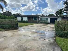 2940 Cherokee Rd in West Palm Beach, FL - Building Photo - Building Photo