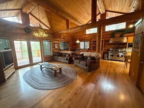 55303 Velvet Ct in Bend, OR - Building Photo - Building Photo