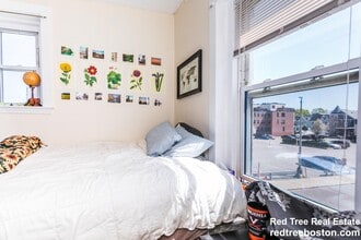 1284 Commonwealth Ave, Unit 5 in Boston, MA - Foto de edificio - Building Photo