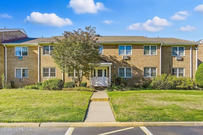 property at 40 Manchester Ct