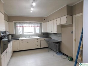 220 Locust St in Coopersburg, PA - Building Photo - Building Photo