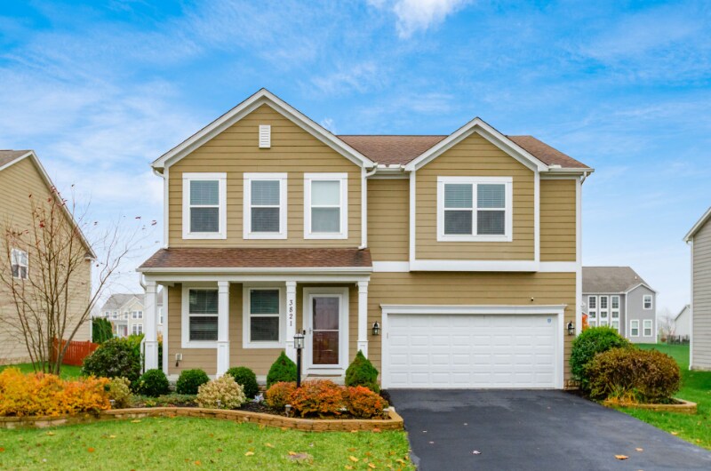 3821 Pyke Dr in Powell, OH - Foto de edificio