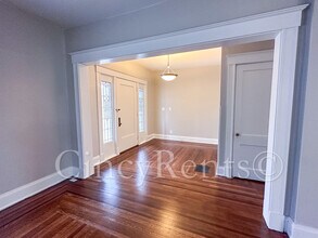 3416 Mooney Ave, Unit 1 in Cincinnati, OH - Building Photo - Building Photo