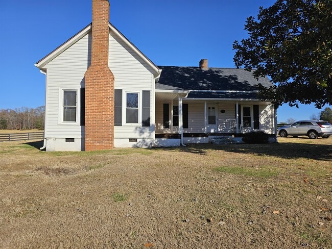 3334 Fallston-Waco Rd in Cherryville, NC - Building Photo - Building Photo