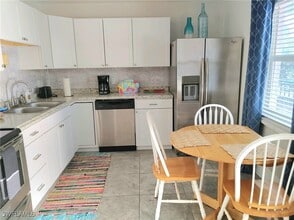 2840 Shoreview Dr in Naples, FL - Building Photo - Building Photo