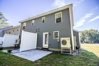 3 Heritage Ln in Kennebunk, ME - Building Photo - Building Photo