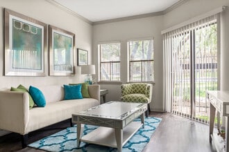 The Enclave at Bear Creek in Euless, TX - Foto de edificio - Building Photo