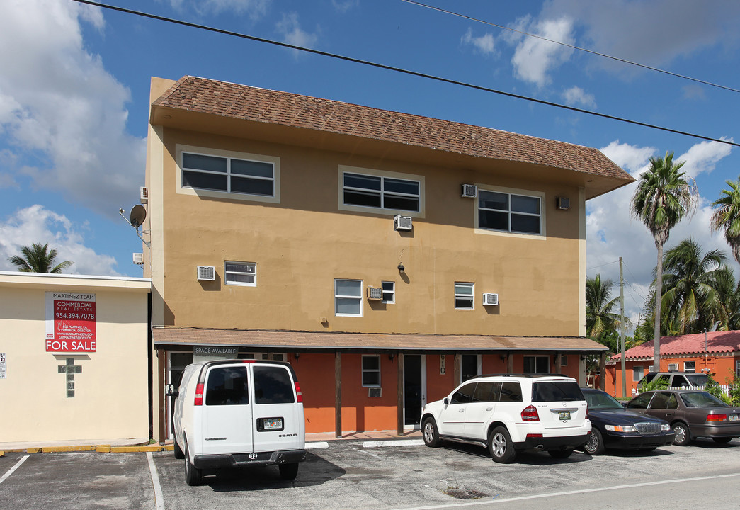 Hollywood Park Complex Apartments in Hollywood, FL - Building Photo