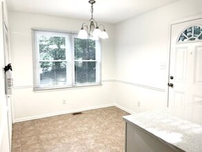 102 Chevis Dr in Cary, NC - Building Photo - Building Photo