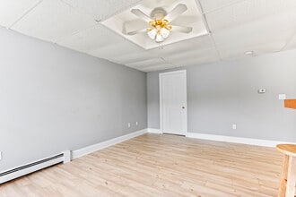 Lafayette St Rochester NH in Rochester, NH - Foto de edificio - Building Photo