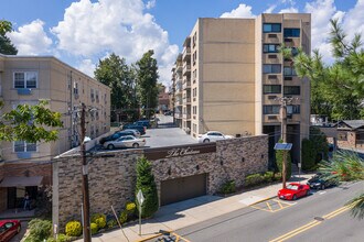 The Chateau in Cliffside Park, NJ - Building Photo - Building Photo